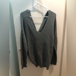 Gray Sweater With Twisted Back